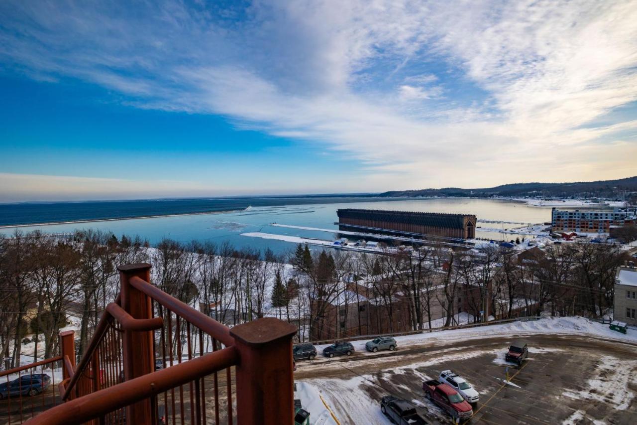 Landmark Inn Marquette Esterno foto